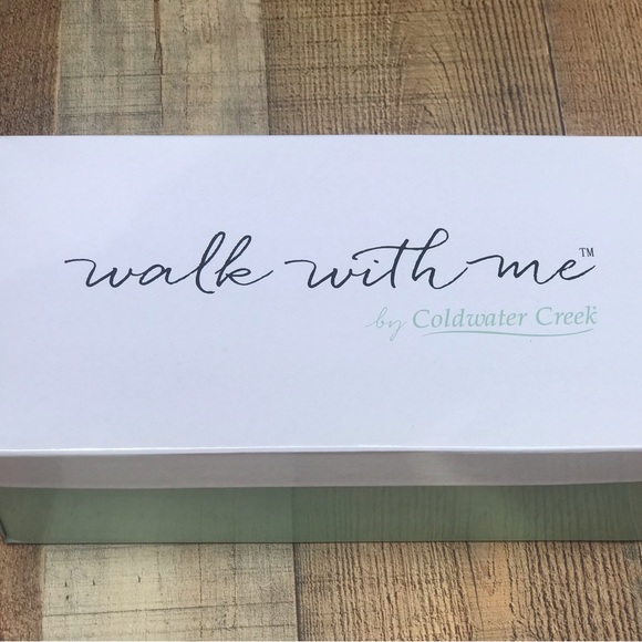 NWT Woman’s Escape Espadrilles by Walk With Me. - Picture 5 of 10